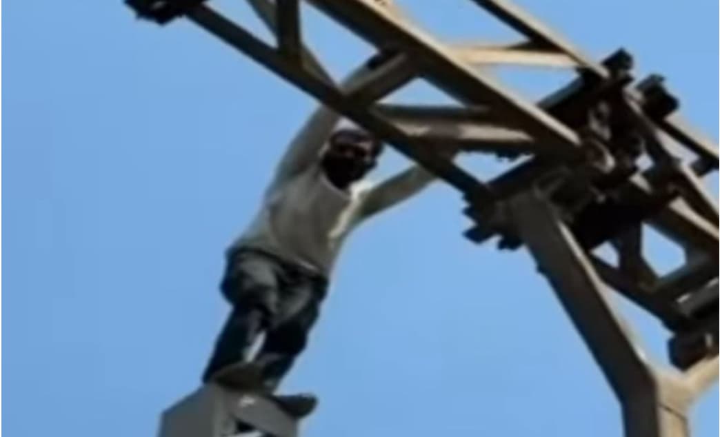 Huge Trouble for Mumbai Passengers Central Railway Services Disrupted After Youth Climbs Electric Pole at Kalyan Station